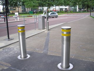 Retractable bollard system | Leda Security Products